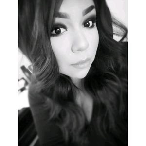 Meet your Posher, Elly